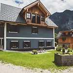 Am Sonnenhang Apartment Obertraun